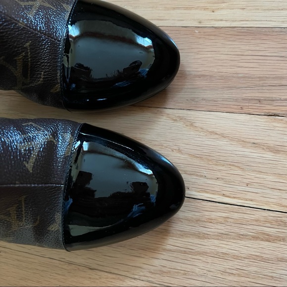 LOUIS VUITTON MONOGRAM REVIVAL ANKLE BOOTIES - Picture 3 of 11